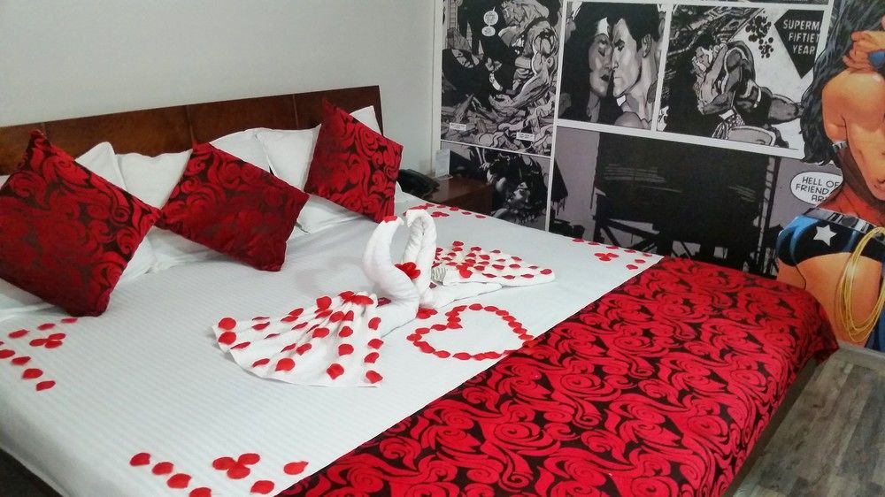 Hotel Comic City โบโกตา ภายนอก รูปภาพ